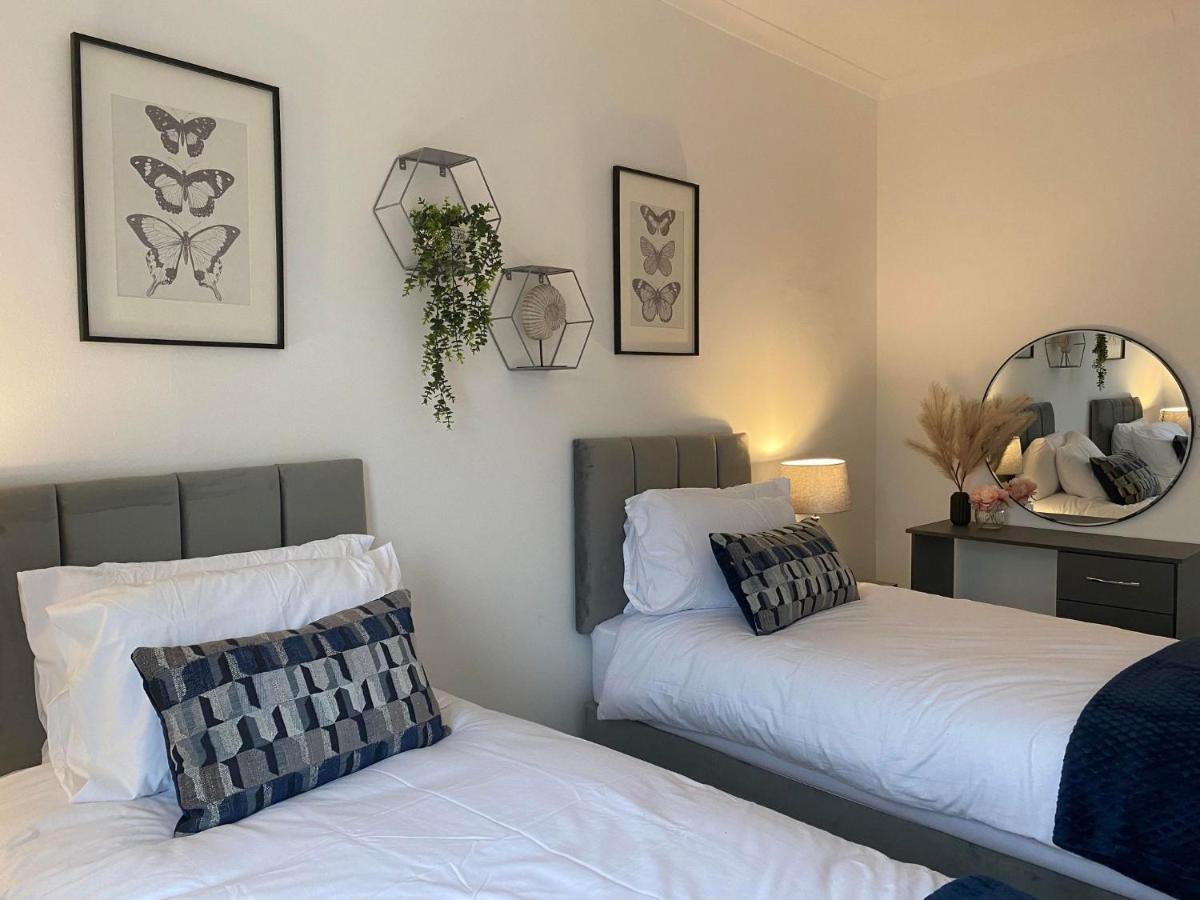 The Retreats 2 Kenfig Hill Pet Friendly 2 Bedroom Flat With King Size Bed Twin Beds And Sofa Bed Sleeps Up To 5 People Екстер'єр фото