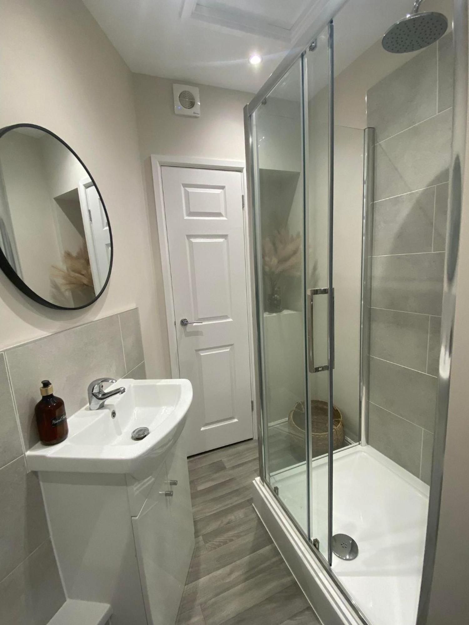 The Retreats 2 Kenfig Hill Pet Friendly 2 Bedroom Flat With King Size Bed Twin Beds And Sofa Bed Sleeps Up To 5 People Екстер'єр фото